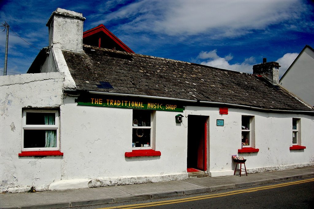 Doolin - Fisherstreet (R479) - White ^ Red The Traditional Music Shop - geograph.org.uk - 3077399.jpg